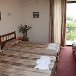 Themisto Hotel Nikolaíika