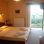 Themisto Hotel 2*