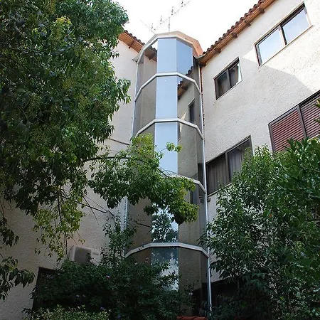Themisto Hotel