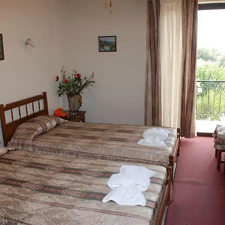 Themisto Hotel Nikolaíika