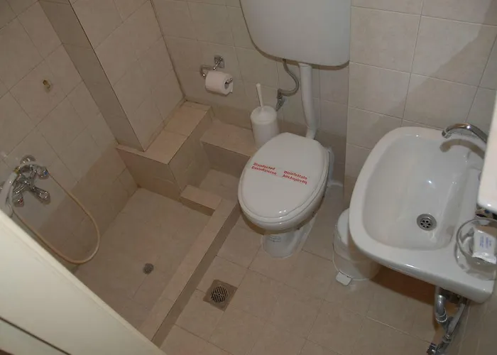 Hotel Themisto 2*