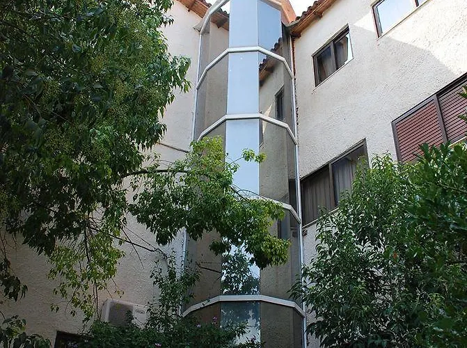 Themisto Hotel
